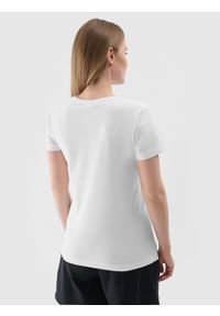 4f - T-shirt slim z nadrukiem damski - biały. Okazja: na co dzień. Kolor: biały. Materiał: jersey, bawełna, dzianina. Wzór: nadruk. Styl: casual, sportowy, klasyczny