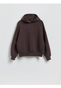 Reserved - Gładka bluza z kapturem - ciemnobrązowy. Typ kołnierza: kaptur. Kolor: brązowy. Materiał: bawełna, dzianina. Wzór: gładki #1