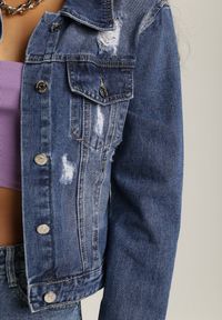 Renee - Niebieska Kurtka Jeansowa Nadarene. Kolor: niebieski. Materiał: jeans. Długość rękawa: długi rękaw. Długość: długie. Wzór: gładki, aplikacja