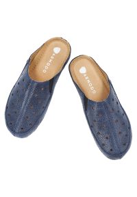 Granatowe Klapki Armodo Stylowe Obuwie Damskie Puma. Okazja: do domu, na co dzień, na spacer. Kolor: niebieski. Materiał: skóra. Styl: elegancki #6