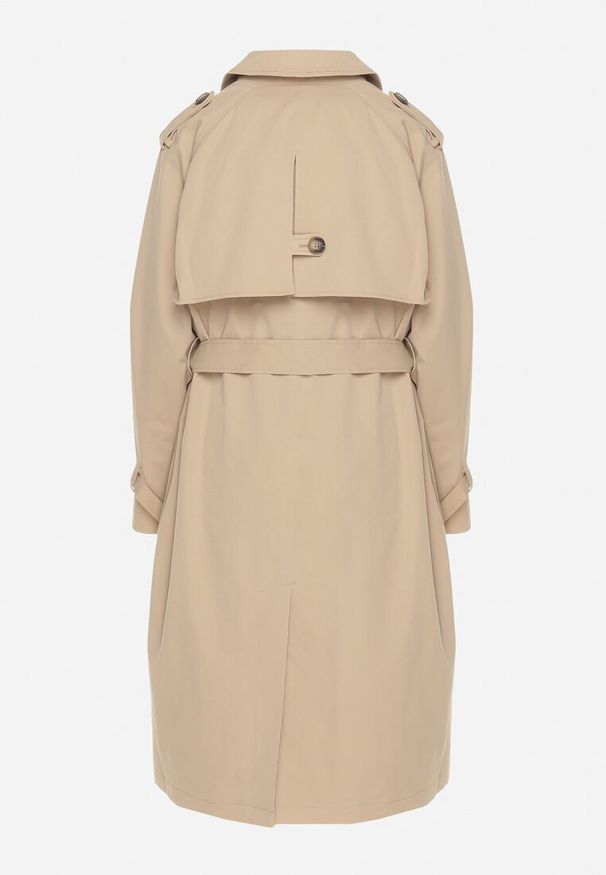 Born2be - Ciemnobeżowy Płaszcz Dwurzędowy Trencz Ozdobiony Paskiem i Pagonami Malwissa. Okazja: na co dzień. Kolor: beżowy. Materiał: jeans. Wzór: aplikacja. Sezon: wiosna, jesień. Styl: casual, elegancki