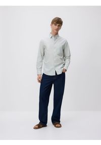 Reserved - Koszula regular z lnem - jasnozielony. Kolor: zielony. Materiał: len