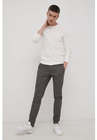 Jack & Jones Sweter bawełniany męski kolor biały lekki. Okazja: na co dzień. Kolor: biały. Materiał: bawełna. Długość rękawa: długi rękaw. Długość: długie. Styl: casual #2