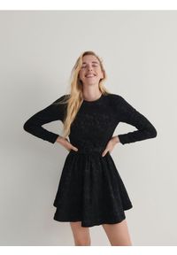 Reserved - Sukienka z paskiem - czarny. Kolor: czarny. Materiał: tkanina, bawełna. Długość: mini #1