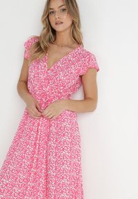 Born2be - Różowa Sukienka z Wiskozy Kephestra. Okazja: na co dzień. Typ kołnierza: dekolt w kształcie V. Kolor: różowy. Wzór: aplikacja. Typ sukienki: kopertowe, proste. Materiał: wiskoza. Długość rękawa: krótki rękaw. Styl: wizytowy, casual. Długość: maxi #4