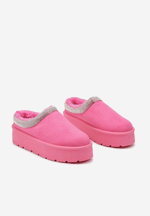 Born2be - Fuksjowe Śniegowce na Grubej Podeszwie z Ozdobnymi Cyrkoniami Irithalla. Okazja: na co dzień. Kolor: różowy. Materiał: wełna. Sezon: zima. Styl: elegancki, casual