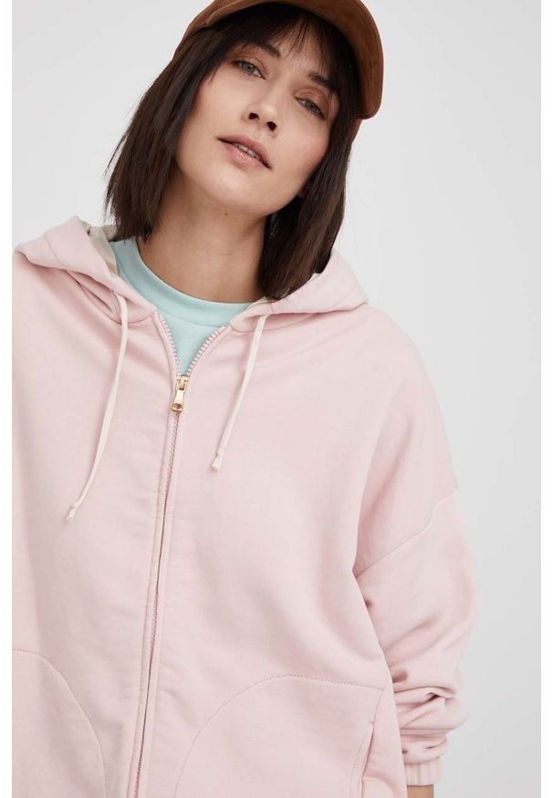 United Colors of Benetton bluza damska kolor różowy z kapturem gładka. Typ kołnierza: kaptur. Kolor: różowy. Materiał: dzianina. Długość: długie. Wzór: gładki