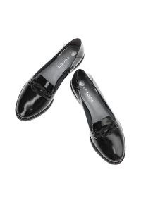 Czarne Mokasyny Armodo Modne Buty Damskie. Okazja: na co dzień, na spotkanie biznesowe, do pracy. Kolor: czarny. Materiał: skóra. Obcas: na obcasie. Styl: casual, klasyczny, elegancki, biznesowy. Wysokość obcasa: średni