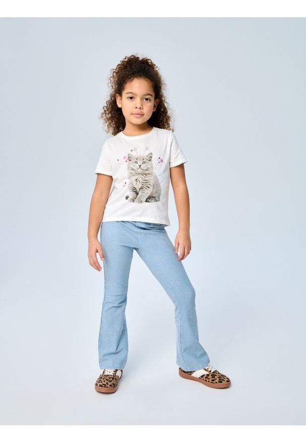 Sinsay - Spodnie flare z efektem sprania - niebieski. Kolor: niebieski