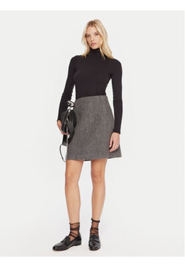 Weekend Max Mara Golf Multif 2525946022 Czarny Slim Fit. Typ kołnierza: golf. Kolor: czarny. Materiał: wiskoza