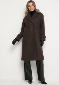 Born2be - Brązowy Dwurzędowy Płaszcz Oversize z Wełny i Wiskozy w Eleganckim Stylu Tiliavia. Okazja: na co dzień. Typ kołnierza: golf. Kolor: brązowy. Materiał: wiskoza, wełna. Wzór: aplikacja. Styl: elegancki