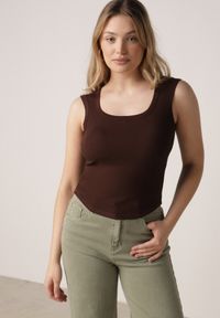 Born2be - Brązowy Dopasowany Top Bez Rękawów z Wiskozy z Kwadratowym Dekoltem Madu. Okazja: na spacer. Typ kołnierza: dekolt kwadratowy. Kolor: brązowy. Materiał: wiskoza. Długość rękawa: bez rękawów. Sezon: lato. Styl: elegancki, klasyczny #1