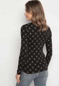 Born2be - Czarna Bawełniana Bluzka z Półgolfem Typu Longsleeve z Geometrycznym Wzorem Tilianna. Okazja: na imprezę, na spotkanie biznesowe, do pracy, na co dzień. Kolor: czarny. Materiał: bawełna. Długość rękawa: długi rękaw. Wzór: geometria. Styl: klasyczny, biznesowy, casual, elegancki #3