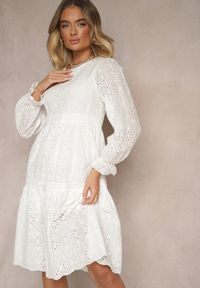 Renee - Biała Bawełniana Sukienka z Ażurowym Wzorem Ridittia. Okazja: na co dzień. Kolor: biały. Materiał: bawełna. Długość rękawa: długi rękaw. Wzór: ażurowy. Typ sukienki: proste. Styl: elegancki, casual