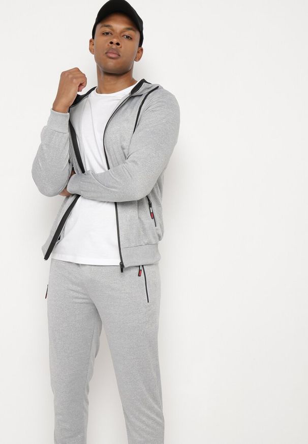 Born2be - Szary Komplet Dresowy Bluza z Kapturem i Spodnie Joggery Liorana. Kolor: szary. Materiał: dresówka