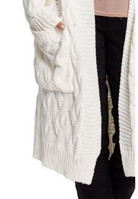Polskie swetry - Długi ciepły sweter kardigan z warkoczowym splotem i kieszeniami. Okazja: na co dzień. Typ kołnierza: kaptur. Materiał: jeans, materiał, akryl. Długość rękawa: długi rękaw. Długość: długie. Wzór: ze splotem. Styl: casual, elegancki #2