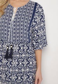 Born2be - Granatowa Bawełniana Sukienka w Stylu Boho z Wiązaniem Przy Dekolcie Orradelle. Okazja: na co dzień. Kolor: niebieski. Materiał: bawełna. Typ sukienki: proste. Styl: boho #6