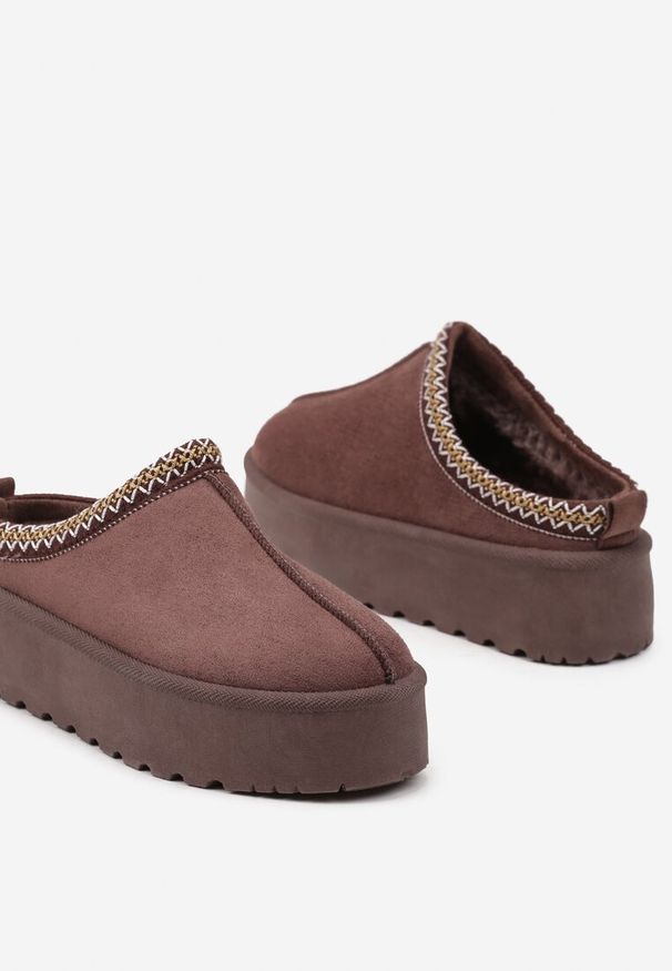Born2be - Brązowe Śniegowce na Grubej Podeszwie Niską Cholewką i Haftem Reamelia. Wysokość cholewki: przed kostkę. Kolor: brązowy. Materiał: jeans. Szerokość cholewki: normalna. Wzór: haft. Sezon: zima