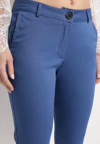 Born2be - Granatowe Spodnie z Nogawkami 7/8 z Regularną Talią Kintsu. Kolor: niebieski. Materiał: tkanina #4