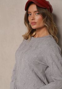 Renee - Szary Sweter z Wiskozą Bawełną i Tłoczonym Wzorem Zeiatha. Okazja: na co dzień, na imprezę, na spotkanie biznesowe. Kolor: szary. Materiał: bawełna, wiskoza. Styl: biznesowy, klasyczny, elegancki, casual #4