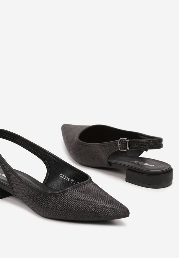 Born2be - Czarne Sandały Bez Pięty z Plecionej Rafii Anelion. Okazja: na co dzień. Nosek buta: szpiczasty. Zapięcie: sprzączka. Kolor: czarny. Materiał: jeans, satyna. Sezon: lato, wiosna. Styl: elegancki, casual