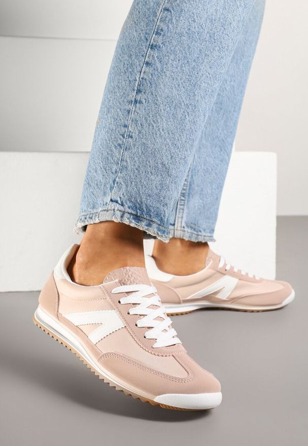 Born2be - Różowe Sneakersy z Geometrycznym Wzorem Clesanna. Okazja: na co dzień. Kolor: różowy. Materiał: jeans. Wzór: geometria