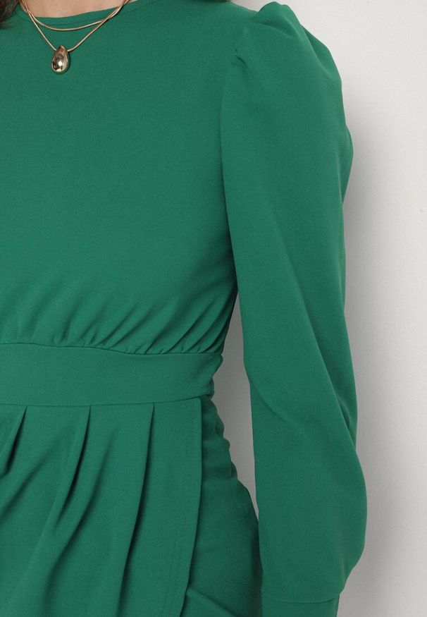 Born2be - Zielona Sukienka z Marszczeniem i Bufiastymi Rękawami Redenia. Kolor: zielony. Styl: elegancki, klasyczny