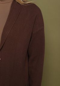 Born2be - Brązowy Kardigan Niezapinany z Kaszmirem o Długim Kroju Ertine. Kolor: brązowy. Materiał: kaszmir. Długość: długie. Styl: elegancki #3