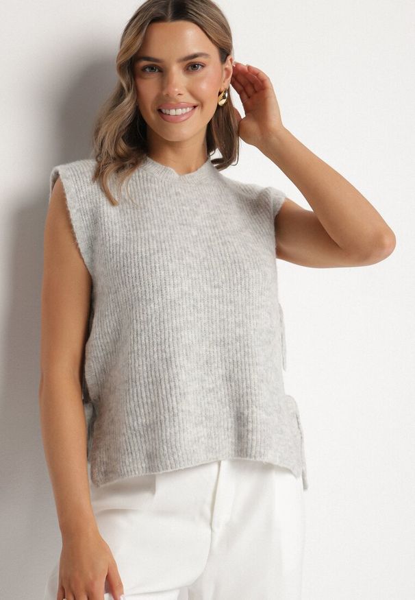 Born2be - Jasnoszara Kamizelka Dzianinowa z Wełną i Wiskozą Wiązana po Bokach Annivoria. Kolor: szary. Materiał: wiskoza, dzianina, wełna. Styl: elegancki