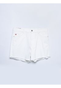 Big-Star - Szorty damskie jeansowe z linii Authentic białe Authentic Girl 810. Stan: podwyższony. Kolor: biały. Materiał: jeans. Sezon: lato. Styl: klasyczny, elegancki