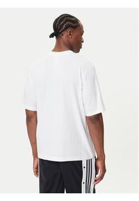 Adidas - adidas T-Shirt Leo JV7570 Biały Oversize. Kolor: biały. Materiał: bawełna #5