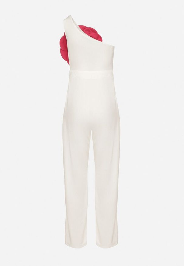 Born2be - Biały Asymetryczny Kombinezon z Prostymi Długimi Nogawkami Ozdobiony Kwiatem Yillea. Okazja: na co dzień. Kolor: biały. Długość: długie. Wzór: kwiaty, aplikacja. Styl: casual, elegancki