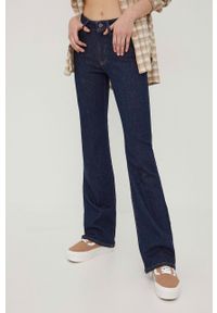 Superdry jeansy damskie medium waist. Kolor: niebieski
