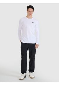 4f - 4F Longsleeve regular gładki męski - biały S. Okazja: na co dzień. Kolor: biały. Materiał: jersey, bawełna, dzianina. Długość rękawa: długi rękaw. Długość: długie. Wzór: gładki. Styl: sportowy, klasyczny, casual #2