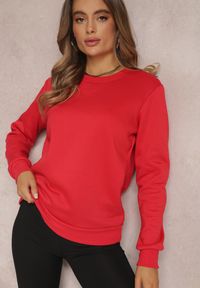 Renee - Czerwona Bluza Diyo. Kolor: czerwony. Materiał: polar, jeans, materiał. Długość rękawa: długi rękaw. Długość: długie. Wzór: jednolity, prążki. Sezon: zima, jesień. Styl: klasyczny #4
