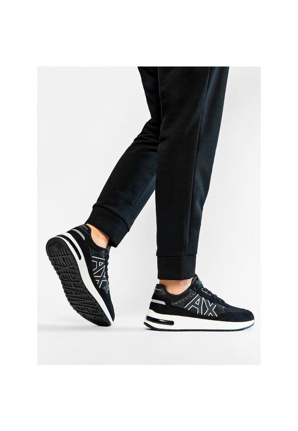 Sneakersy Armani Exchange. Kolor: czarny