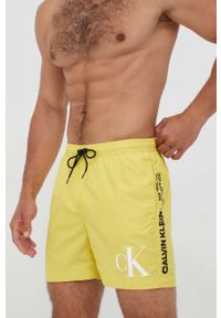 Calvin Klein szorty kąpielowe kolor żółty. Kolor: żółty. Materiał: poliester