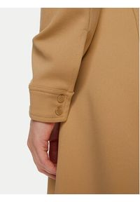 Guess Sukienka codzienna W5RK93 KCBO2 Beżowy Regular Fit. Okazja: na co dzień. Kolor: beżowy. Materiał: syntetyk. Typ sukienki: proste. Styl: casual