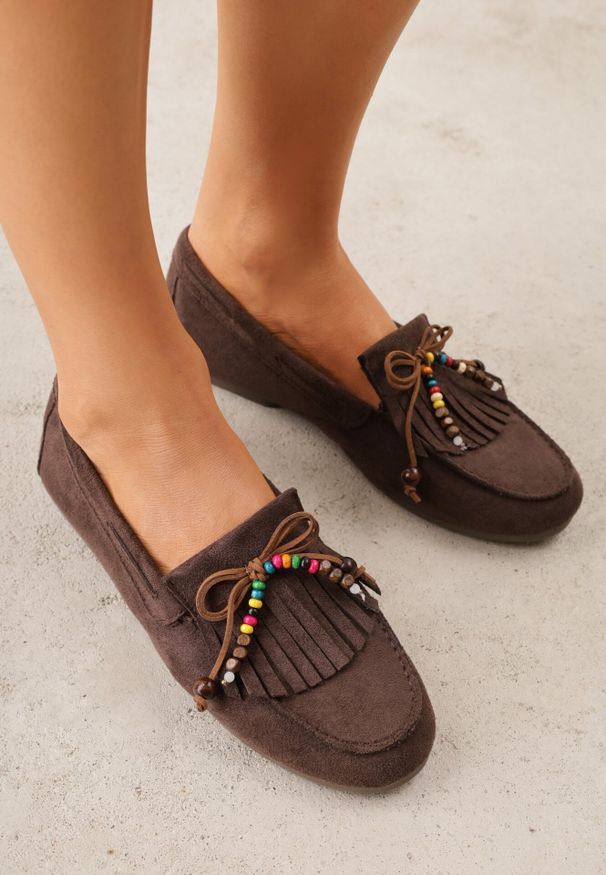 Born2be - Ciemnibrązowe Mokasyny VICES z Wkładką ze Skóry Naturalnej i Ozdobnymi Koralikami Neni. Okazja: na co dzień. Kolor: brązowy. Materiał: skóra. Styl: casual, klasyczny, elegancki