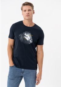 Volcano - T-shirt z motocyklem T-MILE. Materiał: bawełna, jeans, materiał. Długość rękawa: krótki rękaw. Długość: krótkie. Wzór: nadruk. Styl: klasyczny #1