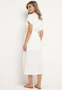 Born2be - Biała Bawełniana Sukienka z Koszulową Górą i Ściągaczem w Talii Vikleta. Okazja: na co dzień. Typ kołnierza: dekolt w kształcie V. Kolor: biały. Materiał: bawełna. Typ sukienki: koszulowe. Styl: casual, klasyczny #4