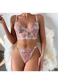 Intica - haftowany komplet bielizny z delikatnymi wykończeniami na specjalne okazje Soyoko. Kolor: różowy. Materiał: materiał. Wzór: haft #9