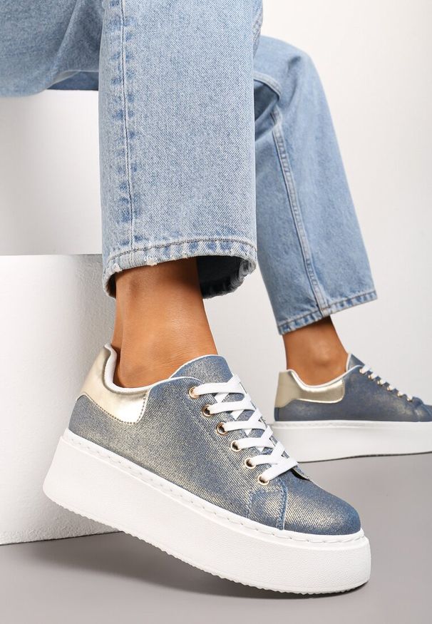 Renee - Niebiesko-Złote Sneakersy na Grubej Podeszwie przed Kostkę z Metaliczną Wstawką Morabell. Wysokość cholewki: przed kostkę. Nosek buta: okrągły. Zapięcie: sznurówki. Kolor: niebieski. Materiał: materiał. Obcas: na obcasie. Wysokość obcasa: średni