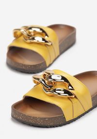 Born2be - Żółte Klapki Nixishia. Nosek buta: okrągły. Kolor: żółty. Materiał: guma. Styl: klasyczny #2