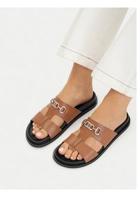 Nine West Klapki CEO-JDNW-05 Brązowy. Kolor: brązowy. Materiał: skóra #8