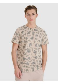 4f - 4F T-shirt oversize z nadrukiem męski - beżowy M. Okazja: na co dzień. Kolor: beżowy. Materiał: dzianina, bawełna, jersey. Długość rękawa: krótki rękaw. Długość: krótkie. Wzór: nadruk. Styl: klasyczny, sportowy, casual