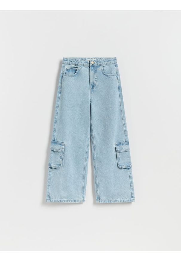 Reserved - Jeansy wide leg z kieszeniami cargo - niebieski. Kolor: niebieski