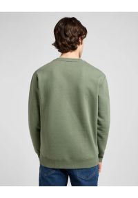 Lee - MESKA BLUZA LEE WOBBLY LEE SWS OLIVE STONE 112371911. Okazja: na co dzień. Materiał: poliester, bawełna, materiał, dzianina, jeans, skóra, polar. Sezon: zima. Styl: klasyczny, casual #4