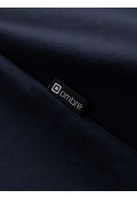 Ombre Clothing - Longsleeve męski z elastanem sygnowany z okrągłym dekoltem - granatowy V2 - Rozmiar: M. Kolor: niebieski. Materiał: elastan. Długość rękawa: długi rękaw. Wzór: gładki, jednolity. Styl: klasyczny #5