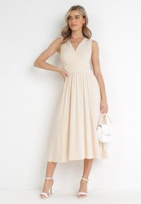 Born2be - Beżowa Sukienka Midi Bez Rękawów z Plisowanym Dołem Dreana. Kolor: beżowy. Długość rękawa: bez rękawów. Styl: elegancki. Długość: midi